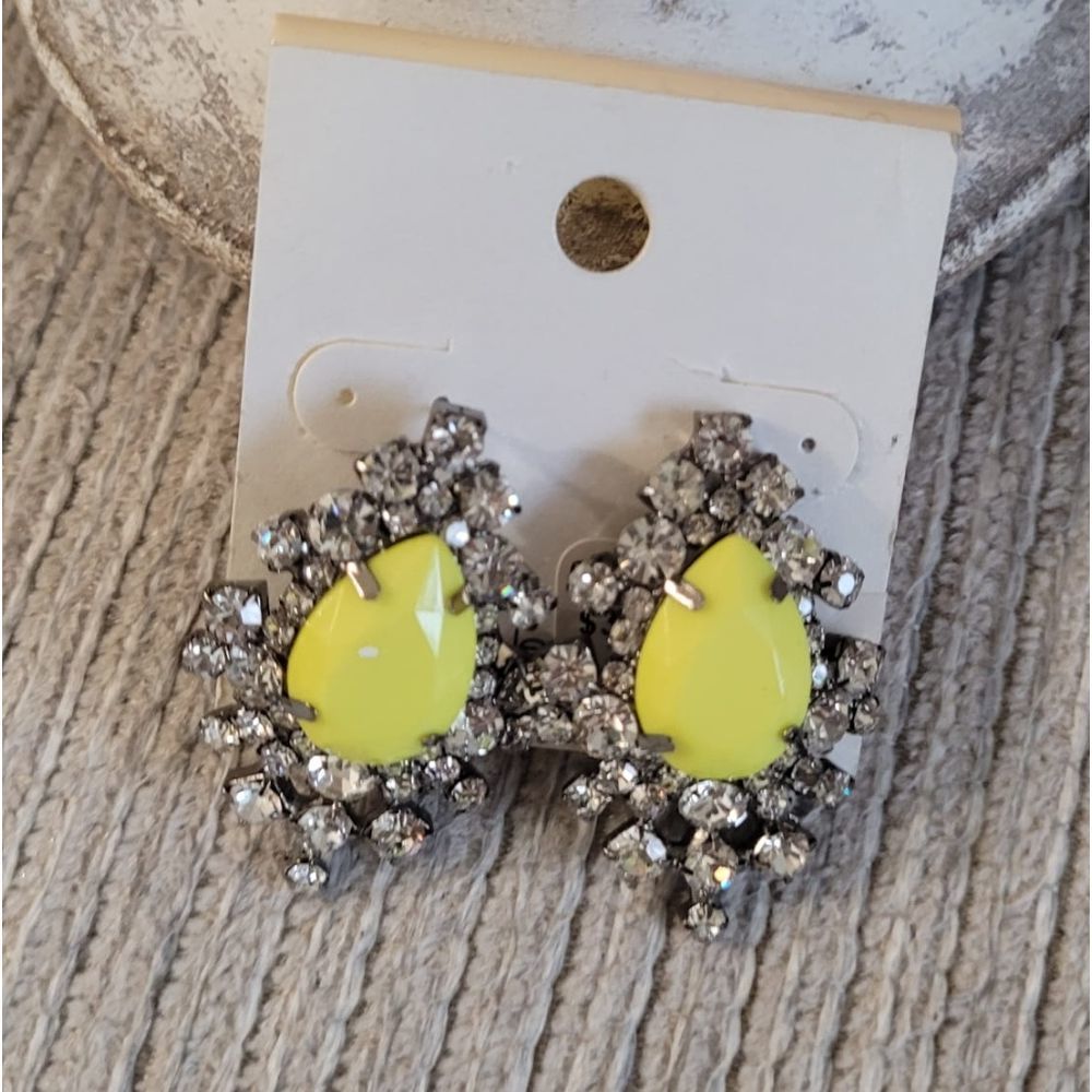 Designed in New York crystal ENTTRA Post at back I
